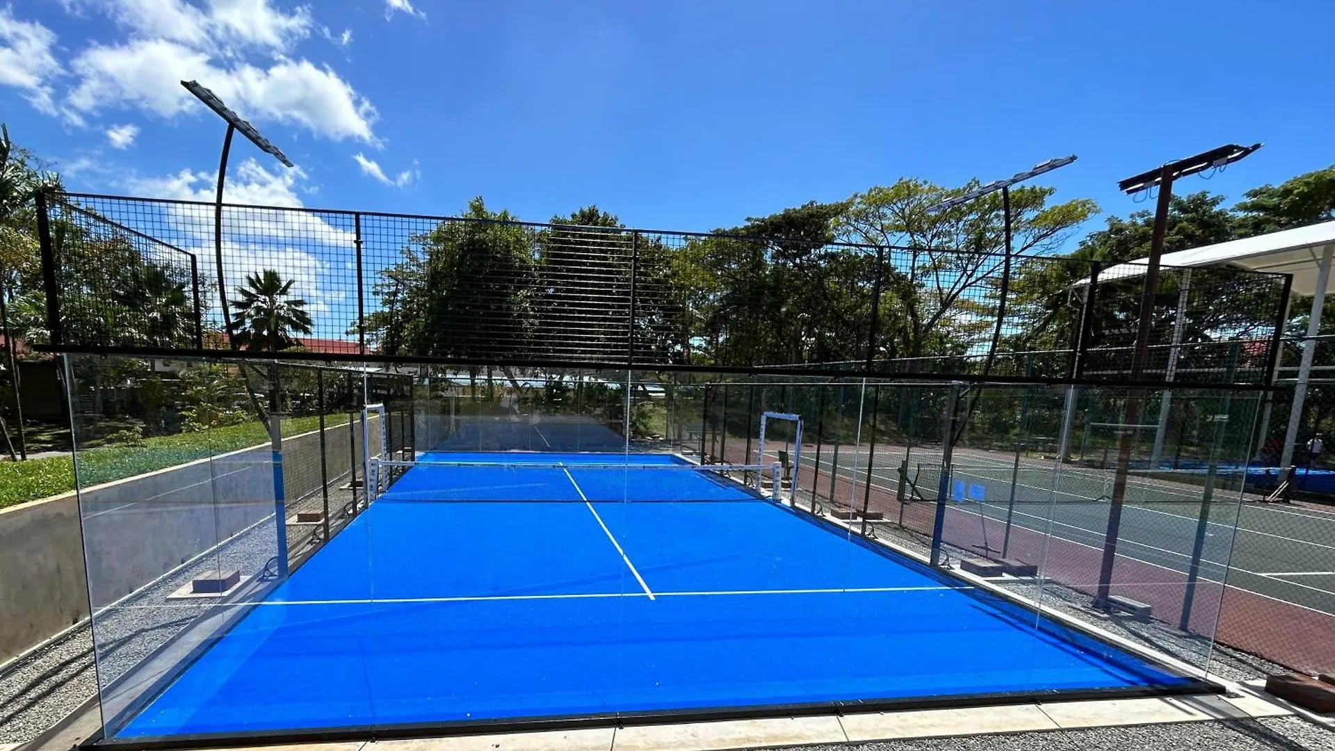 Apartament Eden Island 0*,